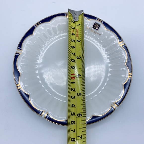 6-Pc Givenchy Porcelaine Navy and White Dinnerware Set - Picture 12 of 15
